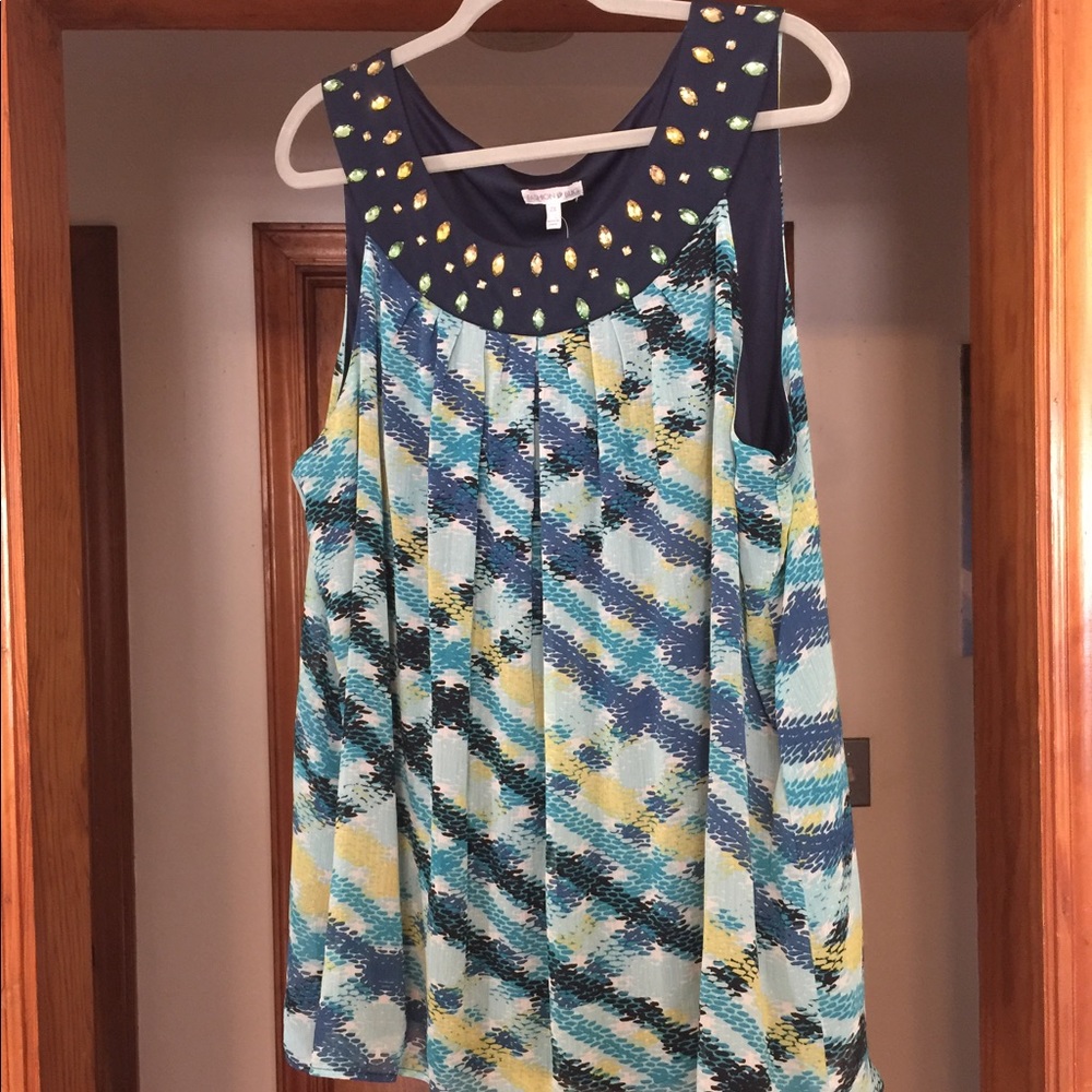 Beautiful lightly used & new blouses 👚